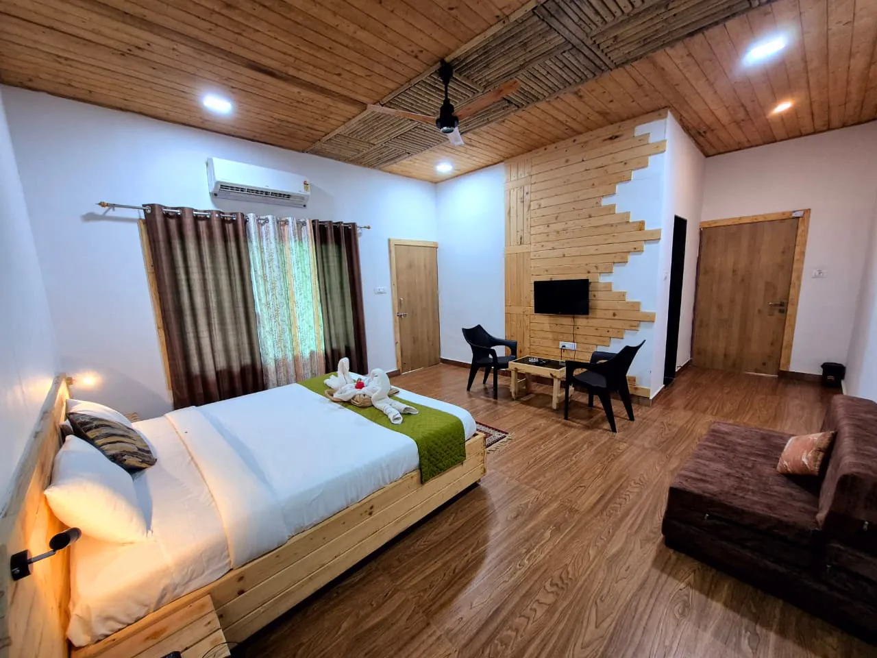 Premium Super Deluxe at Tadoba Aranya Villa